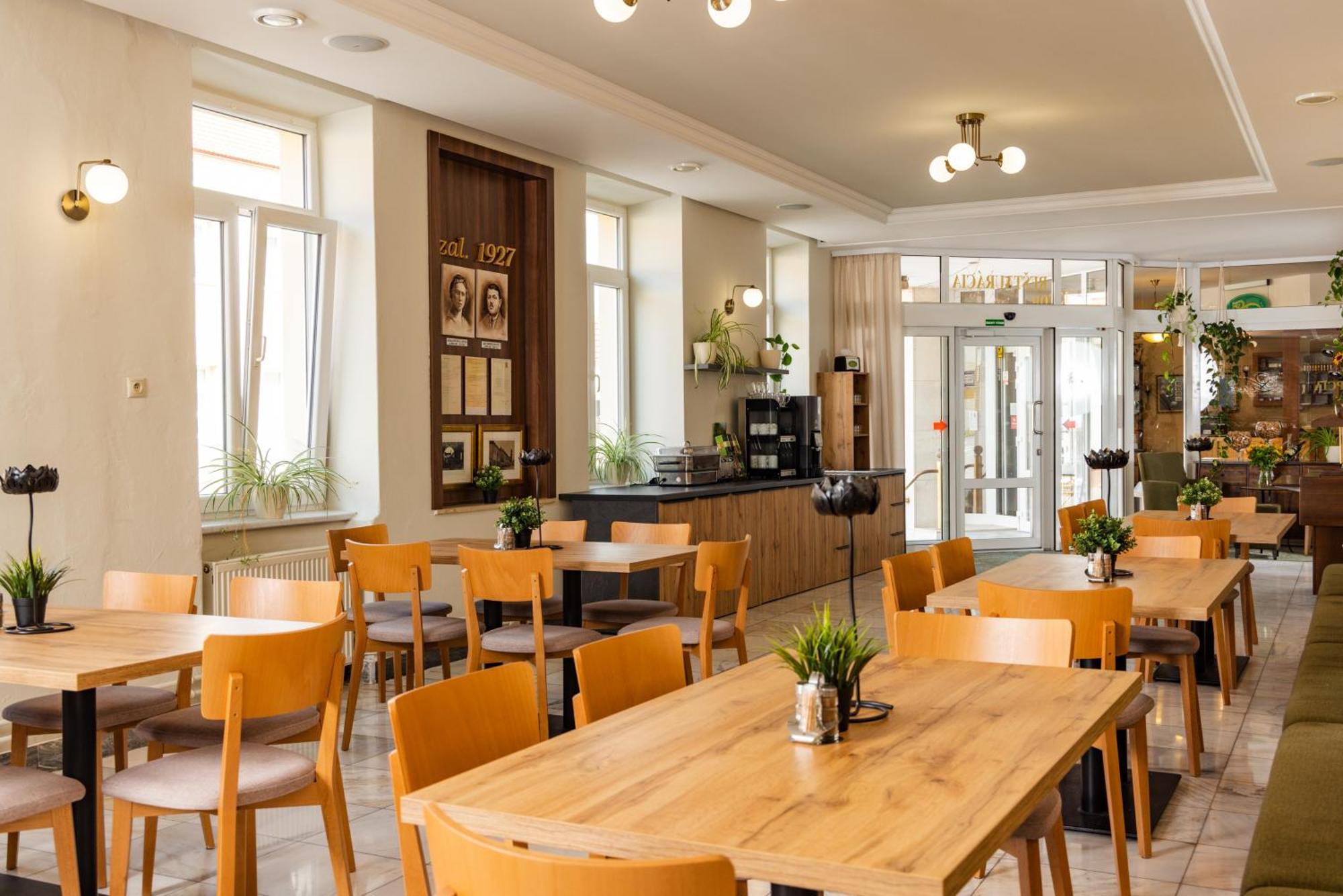 Hotel Lipa Bojnice Extérieur photo