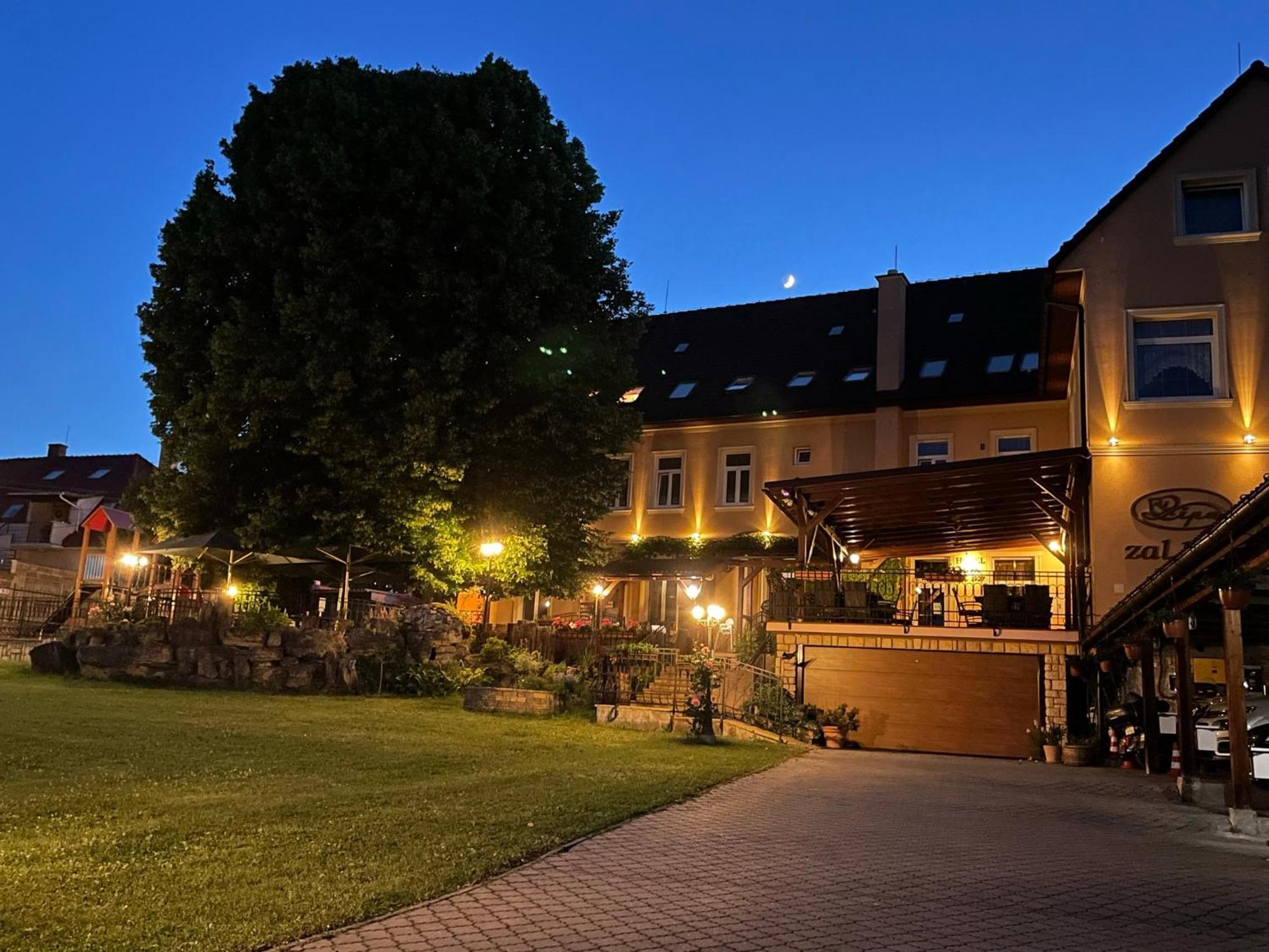 Hotel Lipa Bojnice Extérieur photo